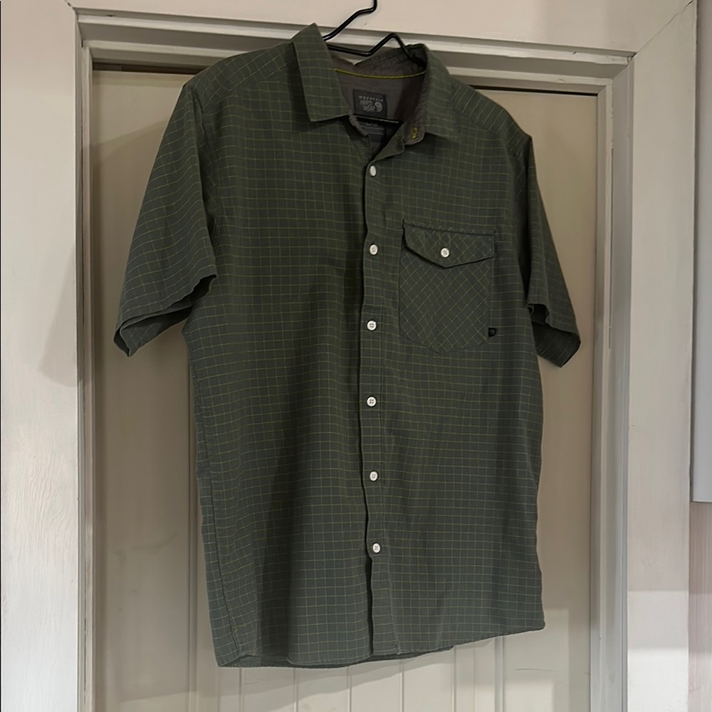 Mountain Hardwear Green Short Sleeve Shirt
